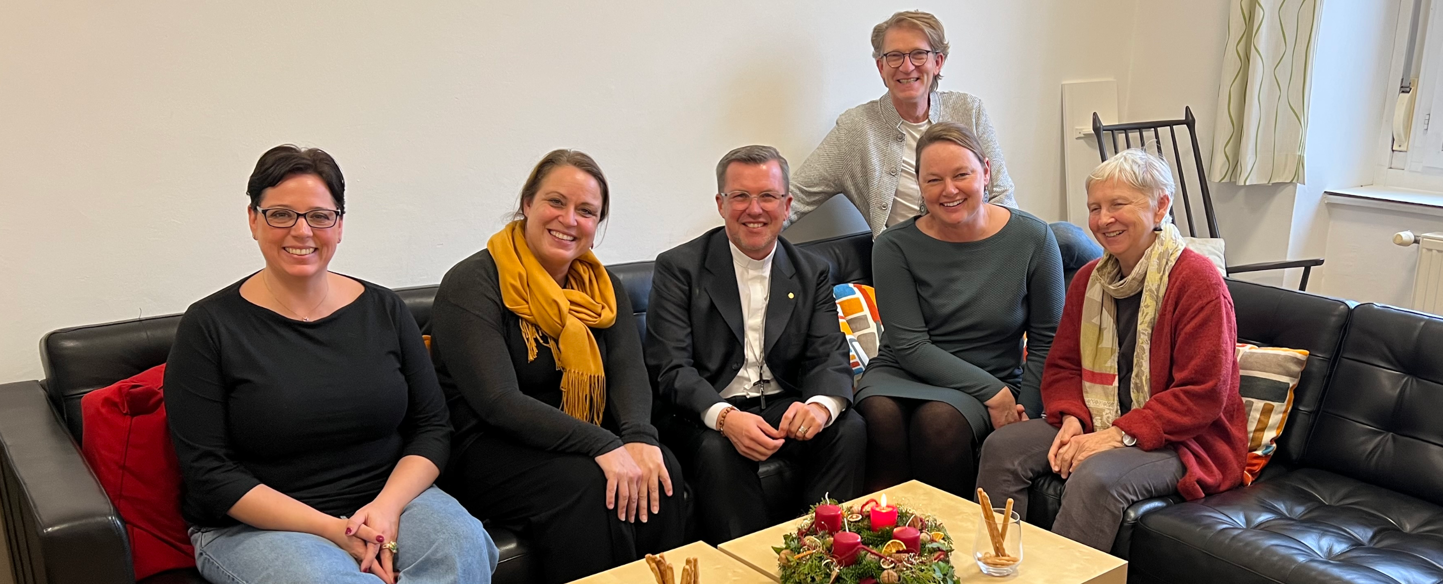 Personengruppe mit Weihbischof