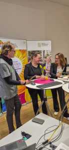 Vortragende vor Roll-Ups