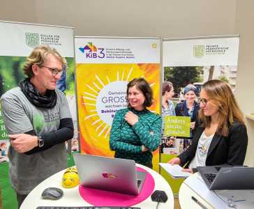 3 Vortragende vor Roll-Ups