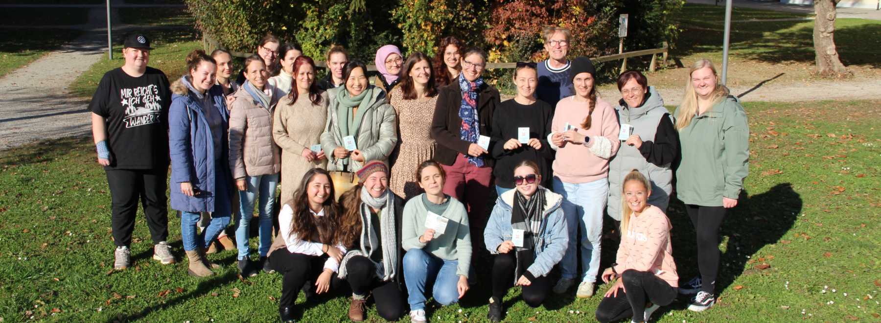 Gruppenbild_Studiernede_mitHelferschein