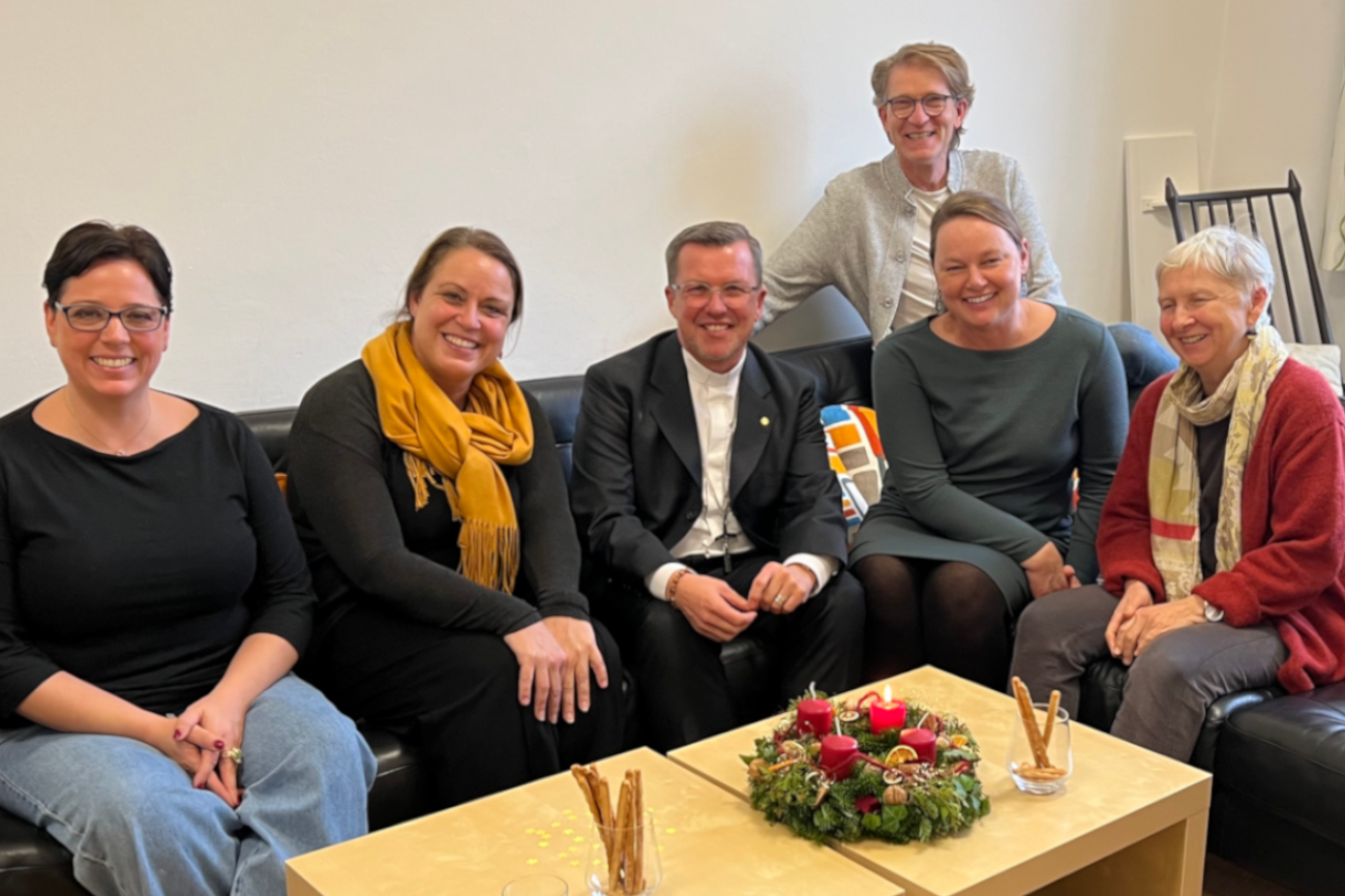 Personengruppe mit Weihbischof