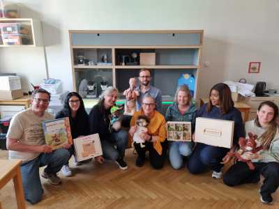 Forschende beim Entdecken - Präsentation von Lehrmaterialien