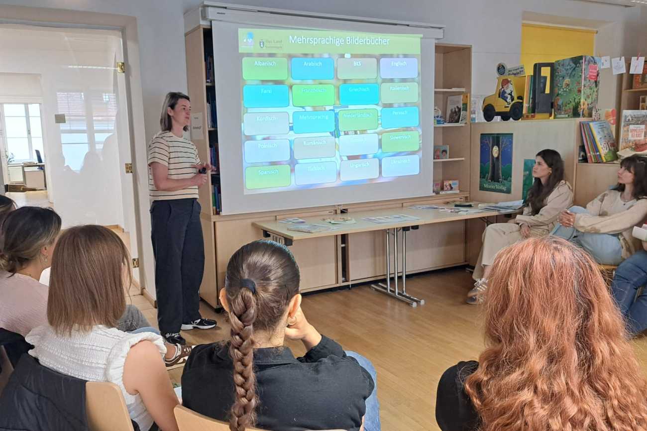 Vortragende vor Studierenden